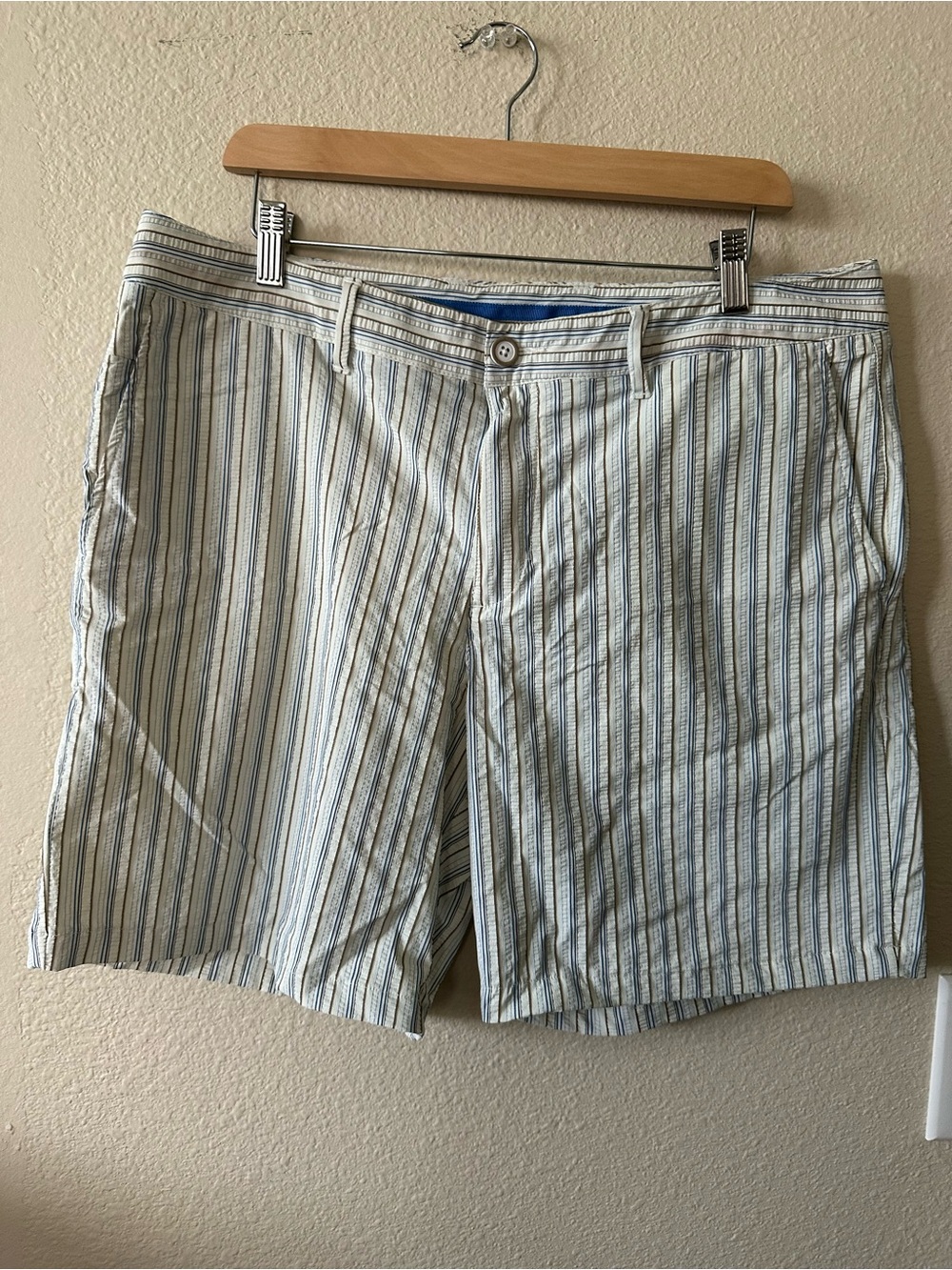 Tommy Bahamas Men's Striped Cotton Blend Shorts - Light Blue & White size 36